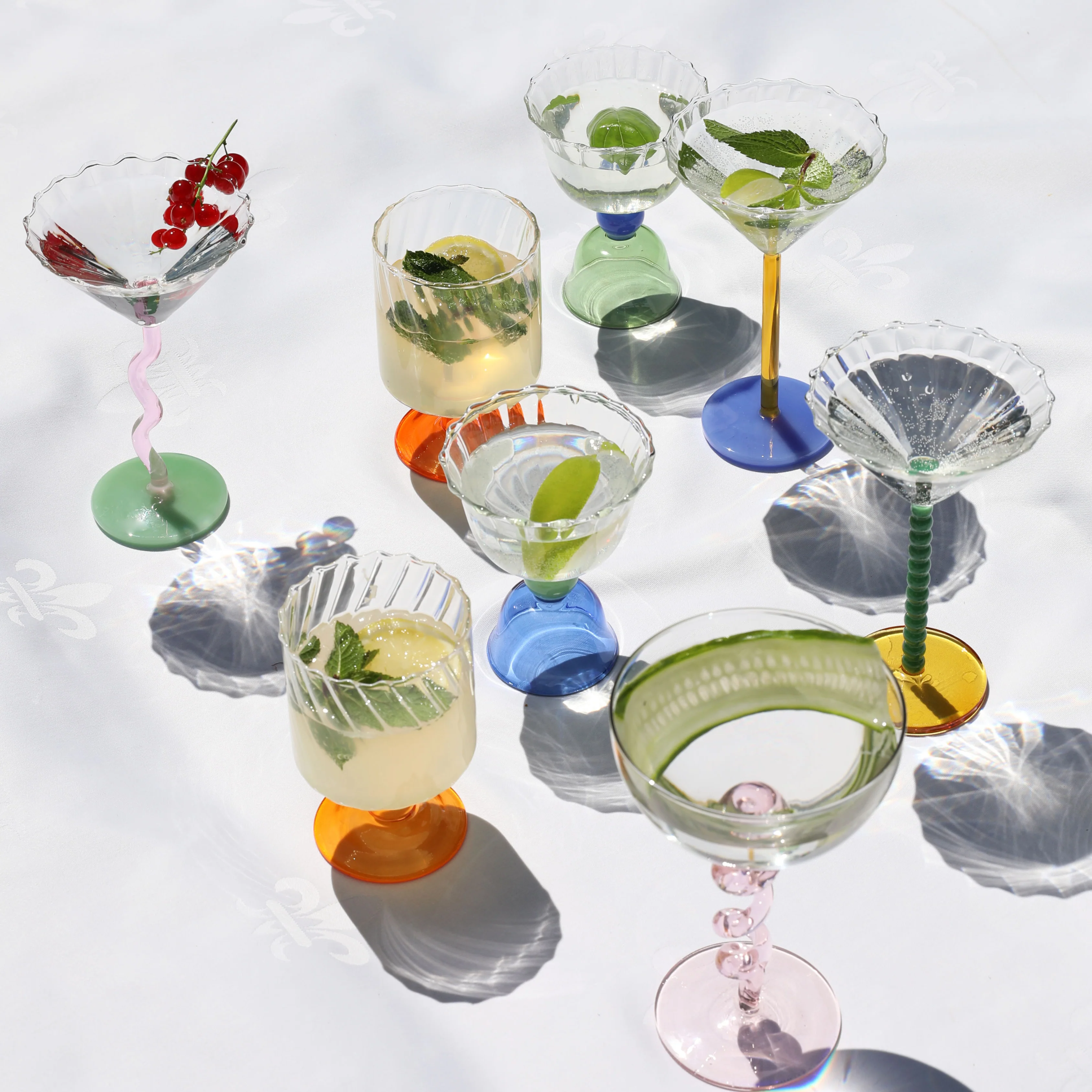 Coupe Spiral Pink Glasses set of 2 - Image 3