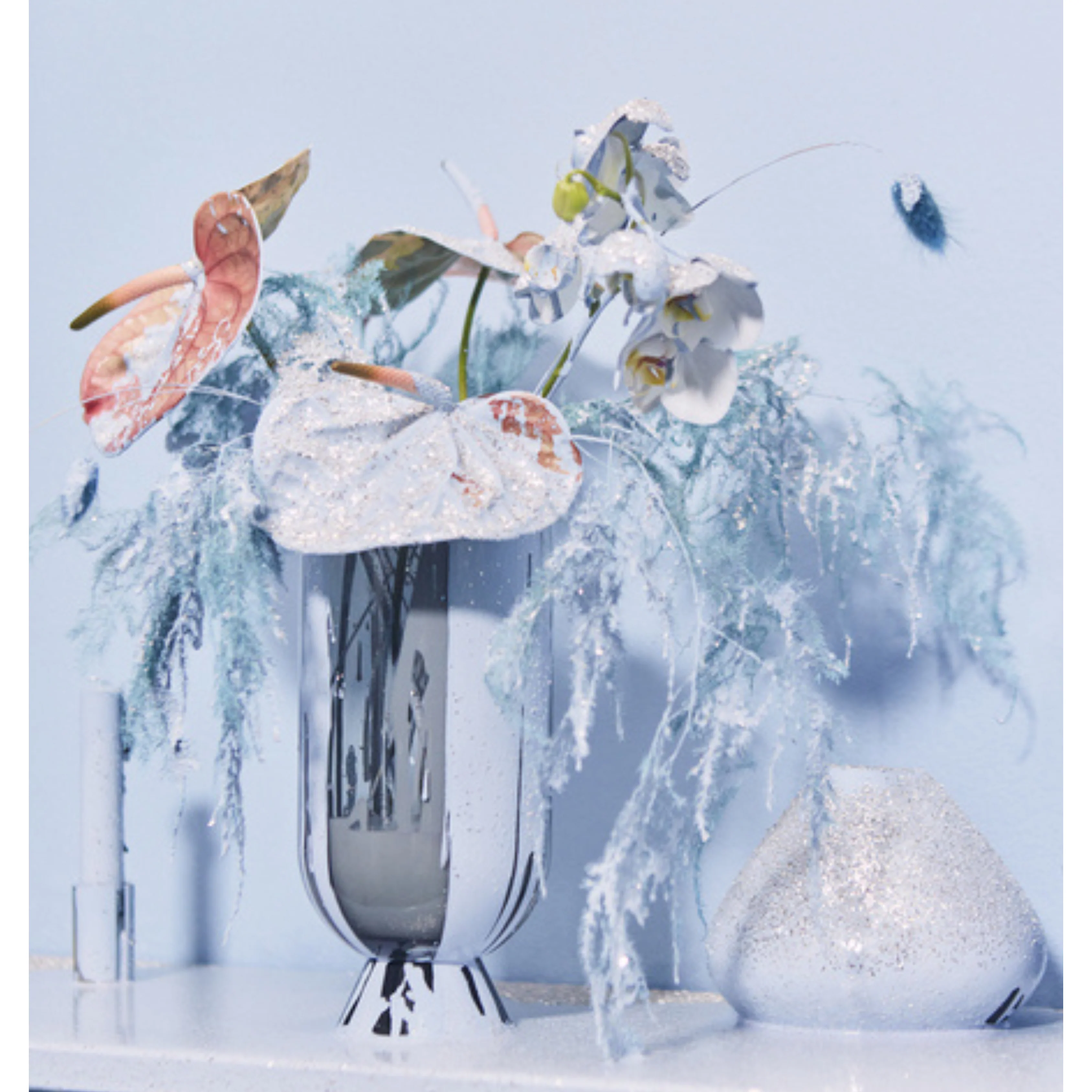 Glacies Clear Medium Vase - Image 3