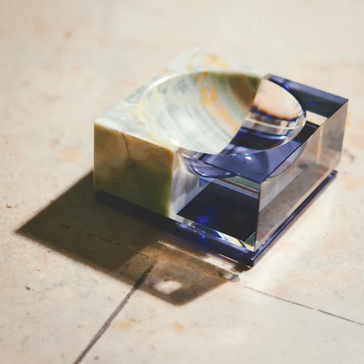 Illusion Ashtray - Image 3
