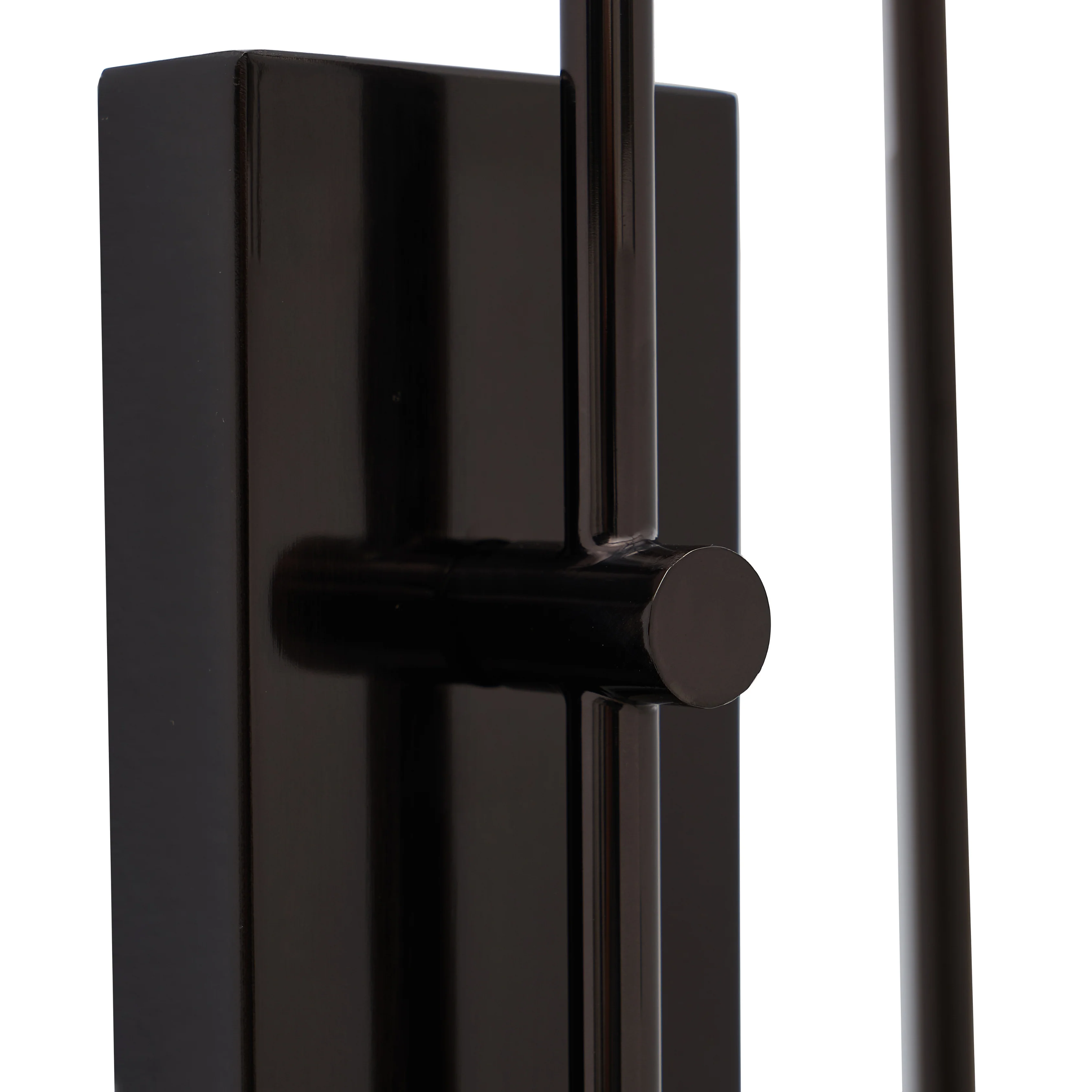 Kallen Wall Lamp - Image 10