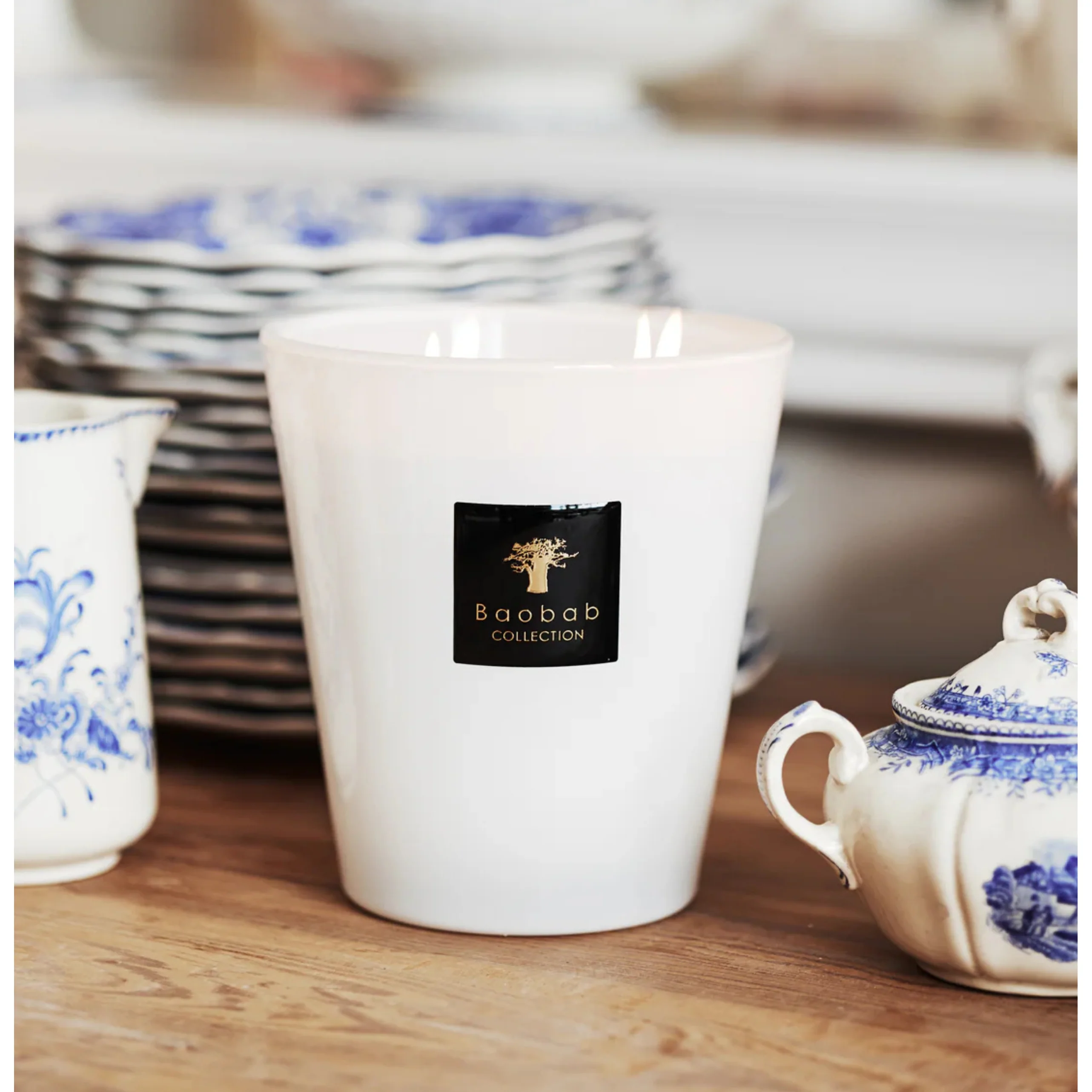 Pierre de Lune Medium Candle - Image 2