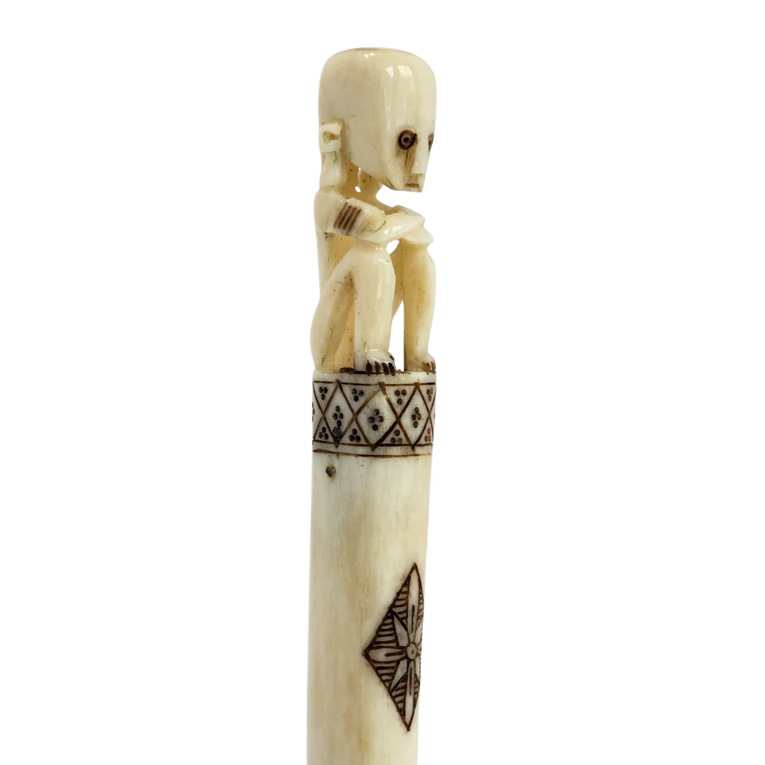 Timor Ceremonial Sumba with Stand Natural - White - Image 3