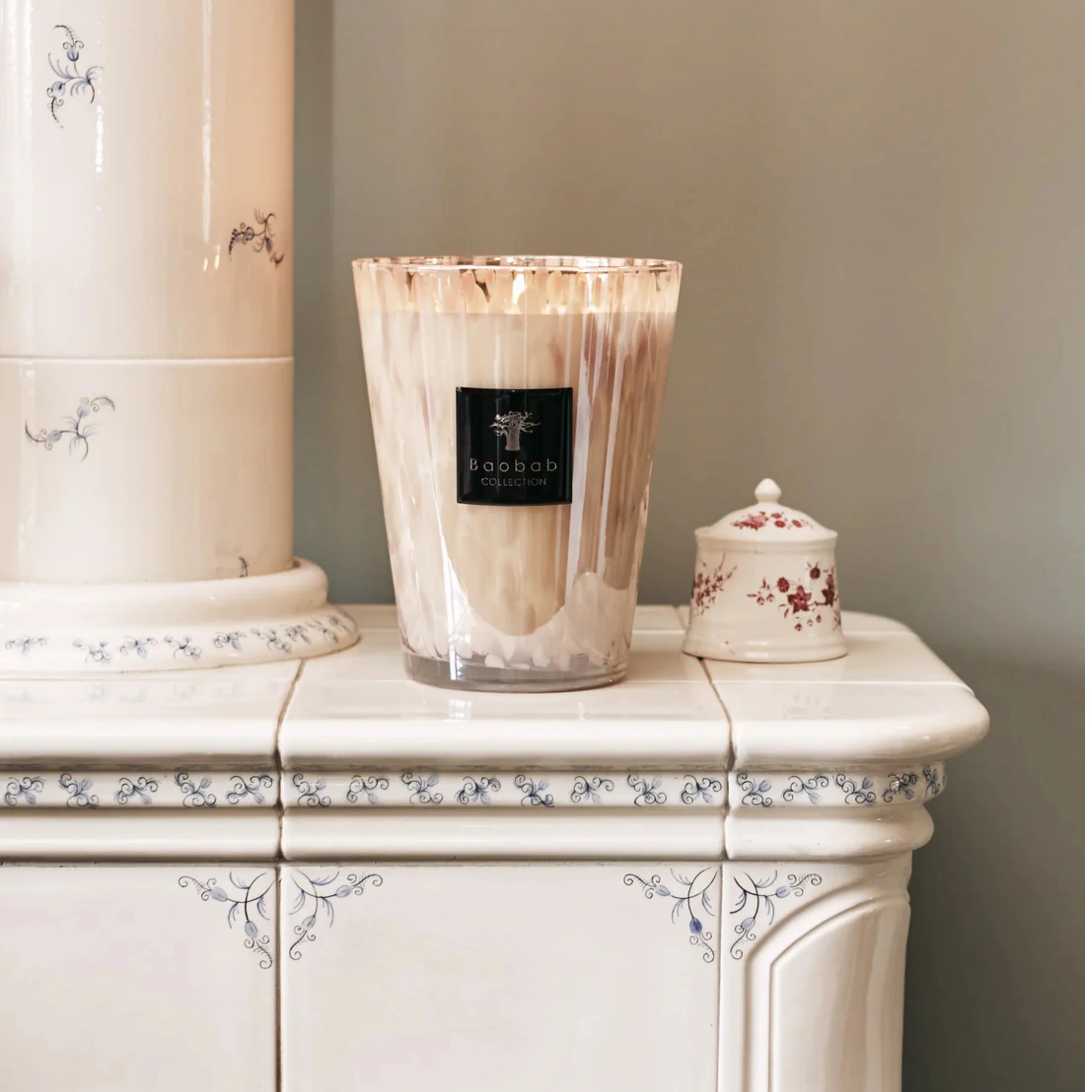 White Pearls Big Candle - Image 2